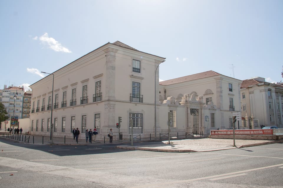 Palácio Galveias Library